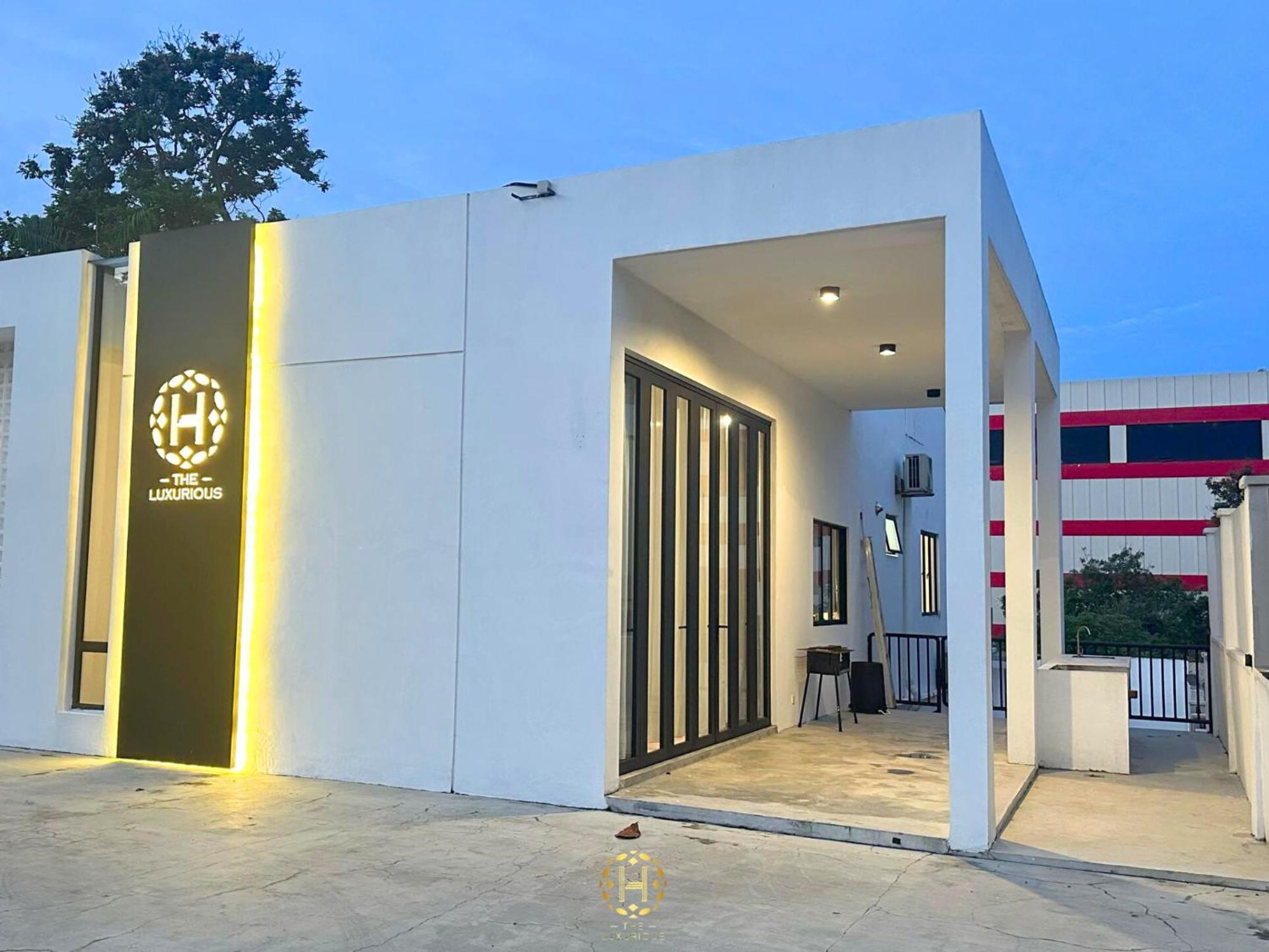 Villa The Luxurious 27, Johor Bahru Exterior foto